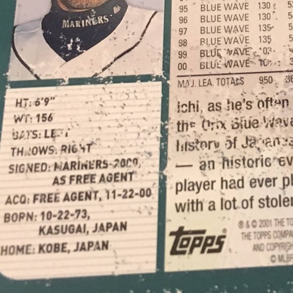 Ichiro-Suzuki-2001-Topps-RC-detail